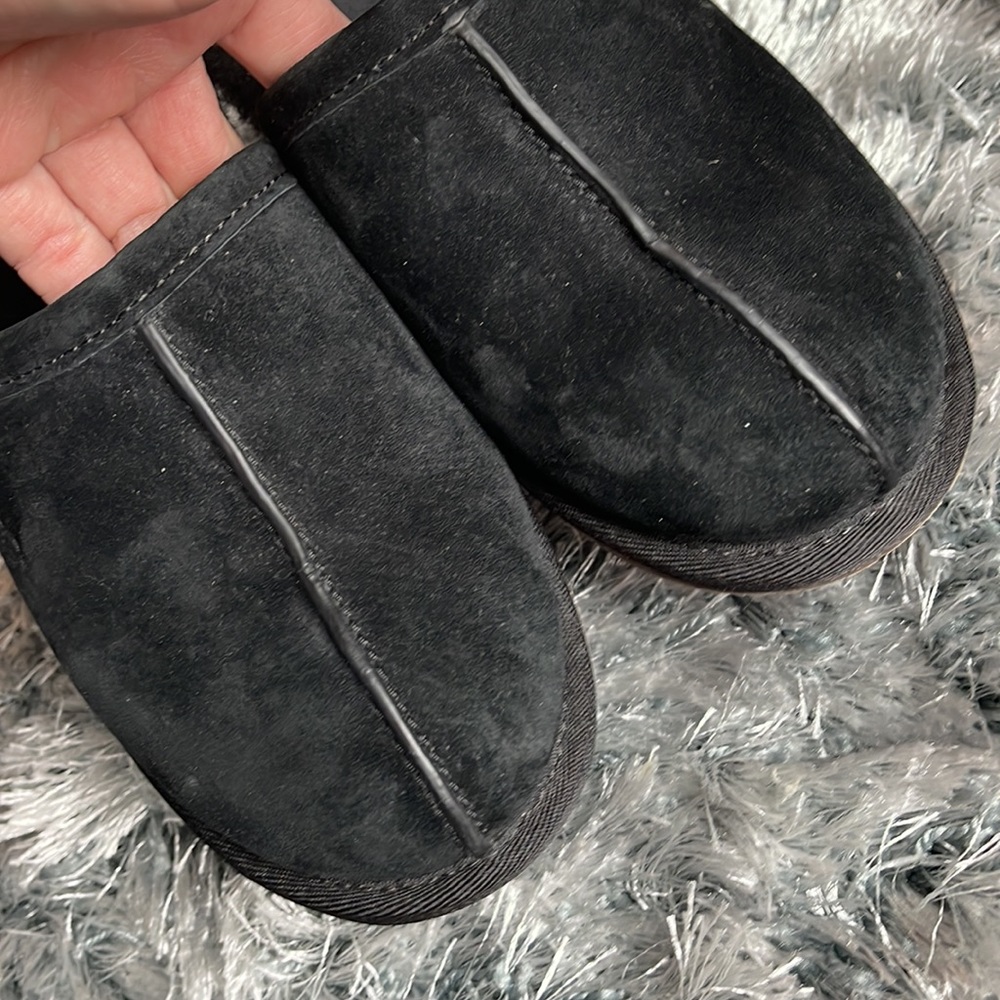 Ugg Slipper - Picture 9 of 11